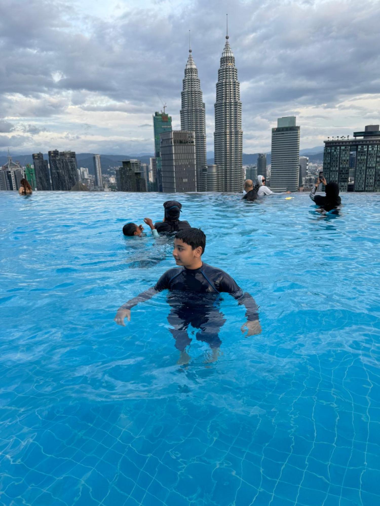 Platinum 2 Klcc By Infinity Pool Apartment Kuala Lumpur Bagian luar foto